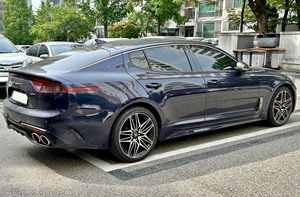 기아 스팅어 마이스터 후측면