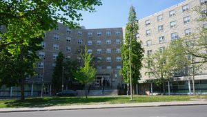 빅토리아 홀은 퀸즈 대학교에서 가장 큰 학생 기숙사이다.