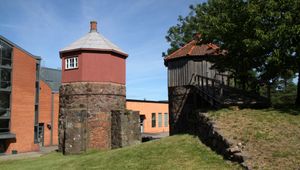 칼요한스베른은 1819년부터 1963년까지 노르웨이 해군의 주요 기지였다.