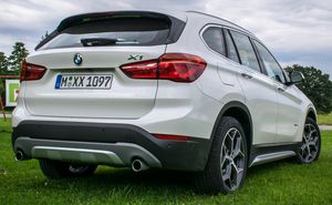 BMW X1 후측면