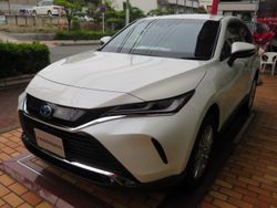 토요타 해리어 정측면