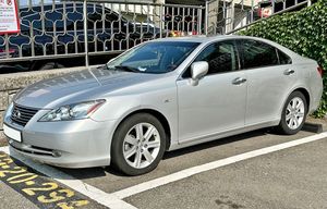 렉서스 ES(전기형) 정측면