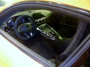 Mercedes-AMG GT S (C190) 실내