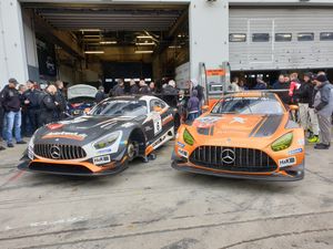 블랙 팔콘 팀의 AMG GT3와 AMG GT3 Evo