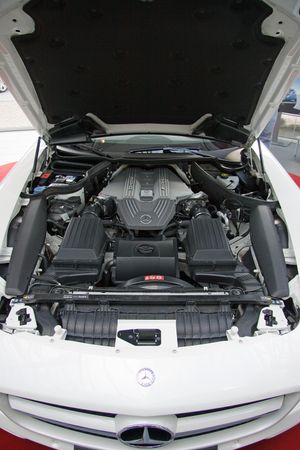 6.2리터 M159 V8 엔진