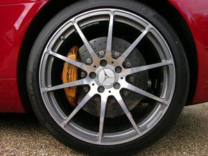 SLS AMG에 선택 사양으로 제공된 탄소-세라믹 브레이크