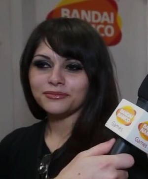 로렌 란다는 비즈 미디어 더빙에서 미치루의 목소리를 연기했다.