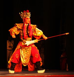 경극 배우가 연기하는 얼랑신