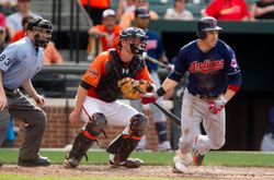 2012년 볼티모어 오리올스와의 경기에서 타석을 벗어나는 킵니스