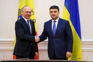 2018년 4월 12일 키예프에서 우크라이나 총리 볼로디미르 흐로이스만과 필리프