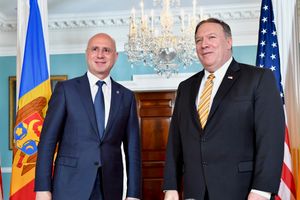 2018년 6월 25일 워싱턴 D.C.에서 미국의 국무장관 마이크 폼페이오와 필리프