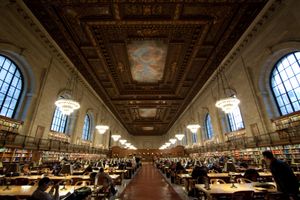 뉴욕 공립 도서관은 이 시리즈의 팬들에게 관광 명소가 되었다.