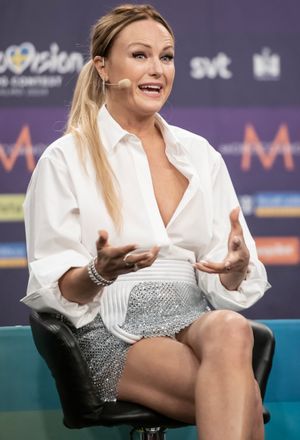 유로비전 2024 호스트 기자 회견에서의 오케르만