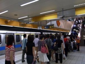 중허신루선 난스자오역 승강장