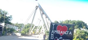 삼비라노 강 위의 다리