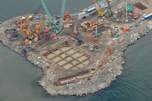 2009년 9월, 초기 주탑 건설