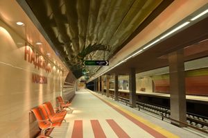 나데즈다 지하철역