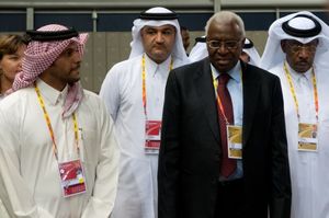 라민 디아크(오른쪽에서 두 번째)