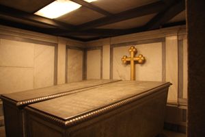 포츠담 평화교회의 지하실에 있는 프리드리히 빌헬름 4세와 그의 아내 엘리자베스의 석관