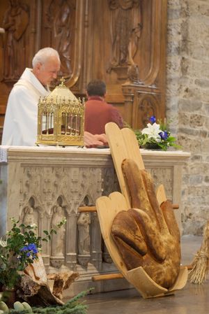 빵 축제에서 성 요한 세례자의 유물