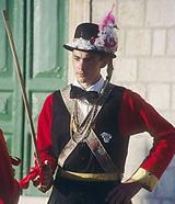 전통 의상을 입은 포클라다르