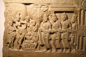 3세기 부처의 탄생을 묘사한 부조