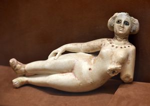 나체의 여성 소상, 기원전 3-2세기, 셀레우키아 출토, 이라크. 이라크 박물관, 바그다드