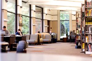 스틸워터 공립 도서관 내부