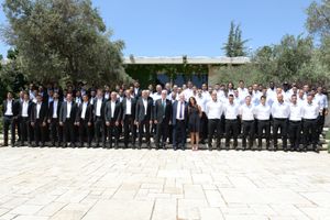 이스라엘 대통령 레우벤 리블린, 이스라엘 스테이트컵의 두 팀, 마카비 하이파와 하포엘 베르셰바가 참여. 2016년 8월