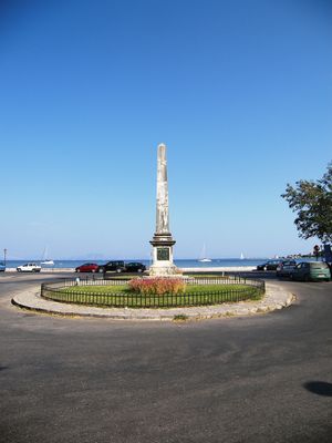 더글러스 기둥, 가리차 교외