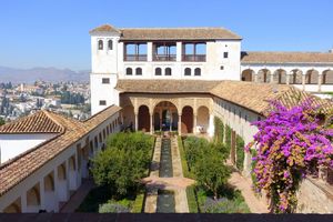 헤네랄리페의 아세키아 안뜰