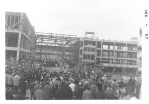 1957년 신축 건물 헌정식