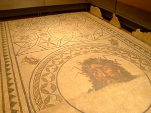 로마 신 오케아누스의 모자이크, 현재 파루의 오소노바에서 발견됨