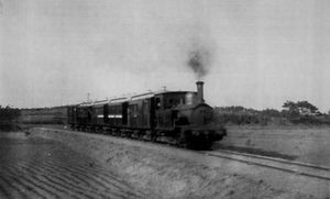 기관차 1호가 견인하는 모토초시와 아시카지마역 사이를 운행하는 조시 관광 철도 열차