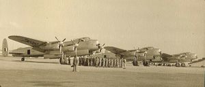 이집트 파이드 RAF 기지에서 사진 정찰 및 지도 제작 활동을 수행하는 PR1. 683(PR) 비행대