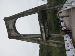 마우쿠 개울 위의 구 동허 다리는 둥허의 관광 명소 중 하나입니다.