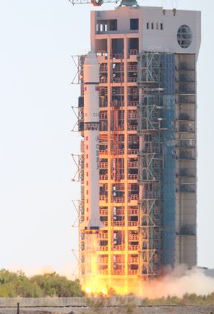 LM-2D 발사체를 이용한 베네수엘라 최초의 지구 관측 위성인 VRSS-1 / Miranda 발사.