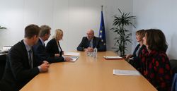 필 호건 유럽 연합 농업 및 농촌 개발 담당 집행위원과의 회의 중인 리스타우그