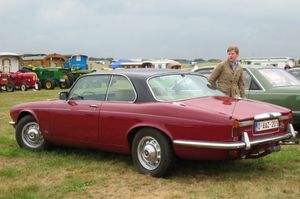 재규어 XJ 쿠페 후면