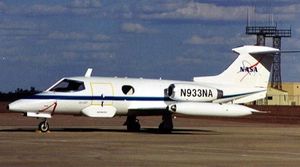 회사의 첫 번째 항공기인 리어젯 23