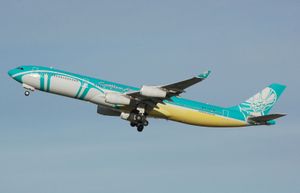 이전 캐리비안 항공의 에어버스 A340-300은 여전히 BWIA 웨스트 인디스 항공 도색을 하고 있다