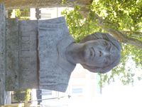 아멜리아 캄보니가 제작한 그라치아 델레다 흉상, 핀초, 로마