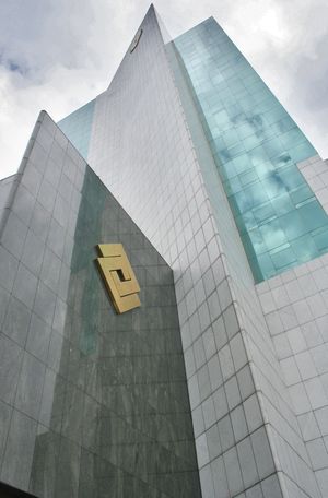 오시덴테 은행 건물.