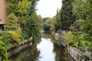 센트럴 파크에 있는 캔 강과 1960년대 홍수 방지 계획의 일부