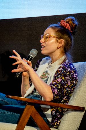 2024 에든버러 국제 도서 축제에서 제시 케이브