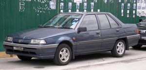 1990년대와 2000년대 초반에 말레이시아 택시로 널리 사용된 프로톤 사가 이스와라 세단.
