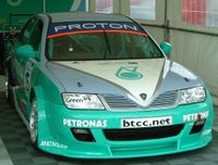 스코틀랜드 Knockhill Circuit에서 Team Petronas Syntium Proton의 BTC-T Proton Impian 모습.