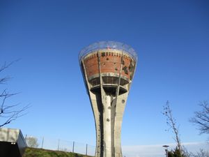 기념물로 보존된 후의 급수탑