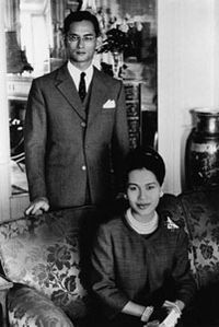 푸미폰 아둔야뎃 국왕과 시리낏 왕비, 1963