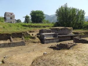 네크로폴리스(피초네 고고학 유적지)